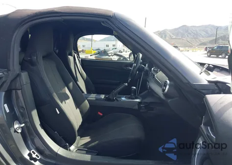 2017 Fiat 124 Spider Classica z USA, uszkodzony, nr VIN JC1NFAEK5H0108093